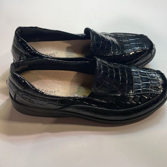 Instreet Womens Black Leather Slip On Alligator Pattern Shoes Sz 7.5 - Picture 3 of 13